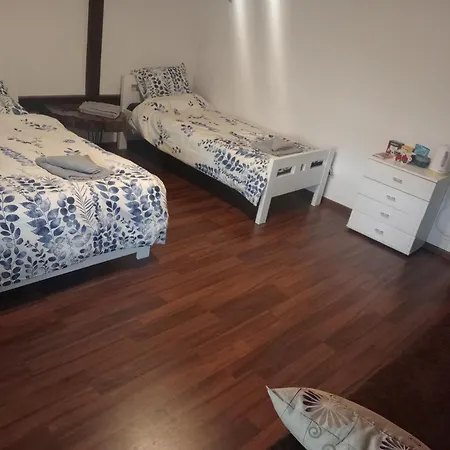 Pod Bukami דירה *