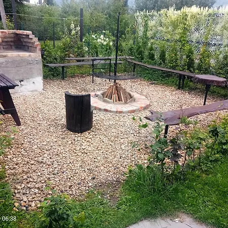 アパート Pod Bukami